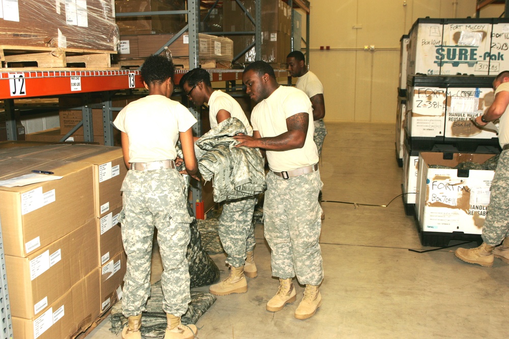Supply Soldiers train, work at Fort McCoy Central Issue Facility in 2016