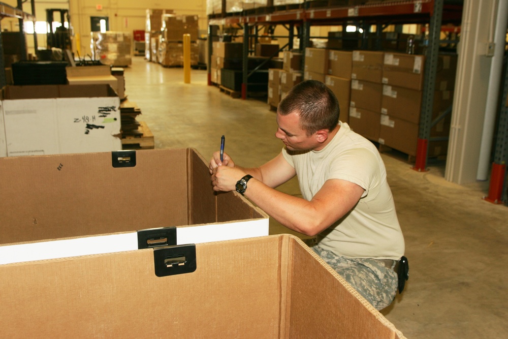 Supply Soldiers train, work at Fort McCoy Central Issue Facility in 2016