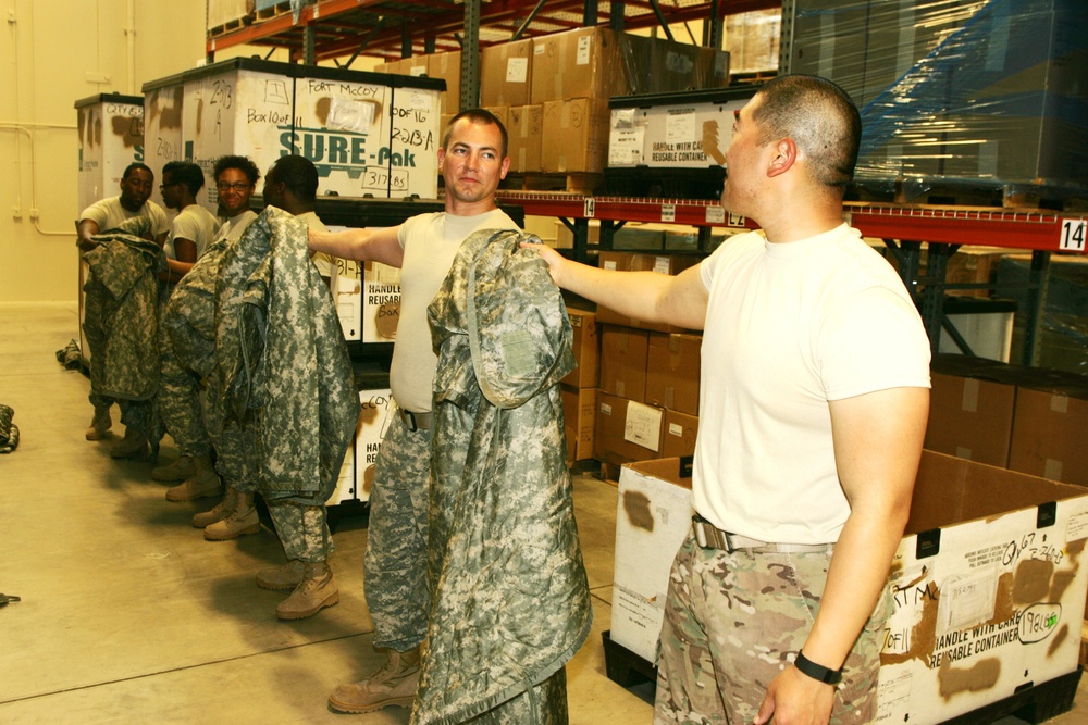 Supply Soldiers train, work at Fort McCoy Central Issue Facility in 2016