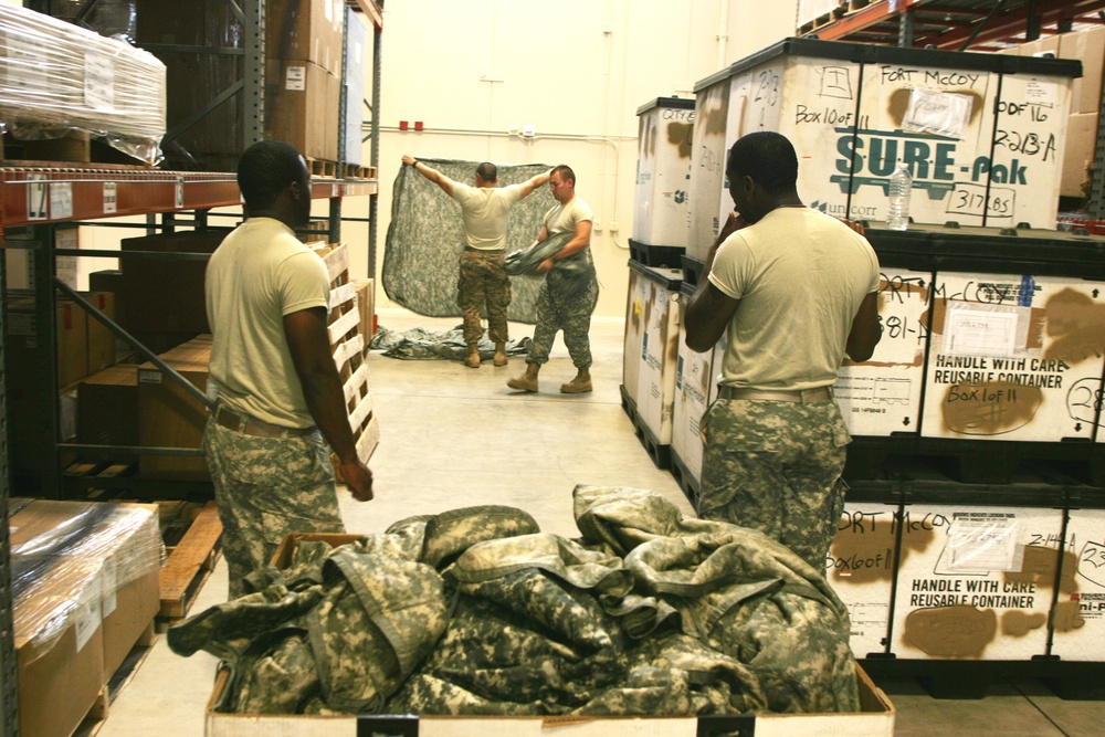 Supply Soldiers train, work at Fort McCoy Central Issue Facility in 2016