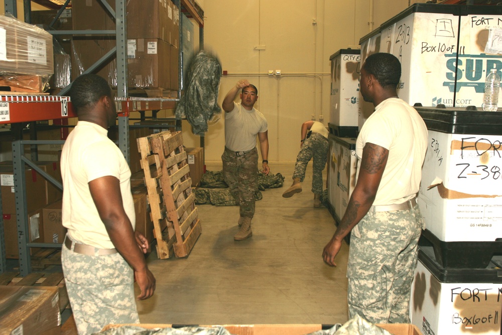 Supply Soldiers train, work at Fort McCoy Central Issue Facility in 2016