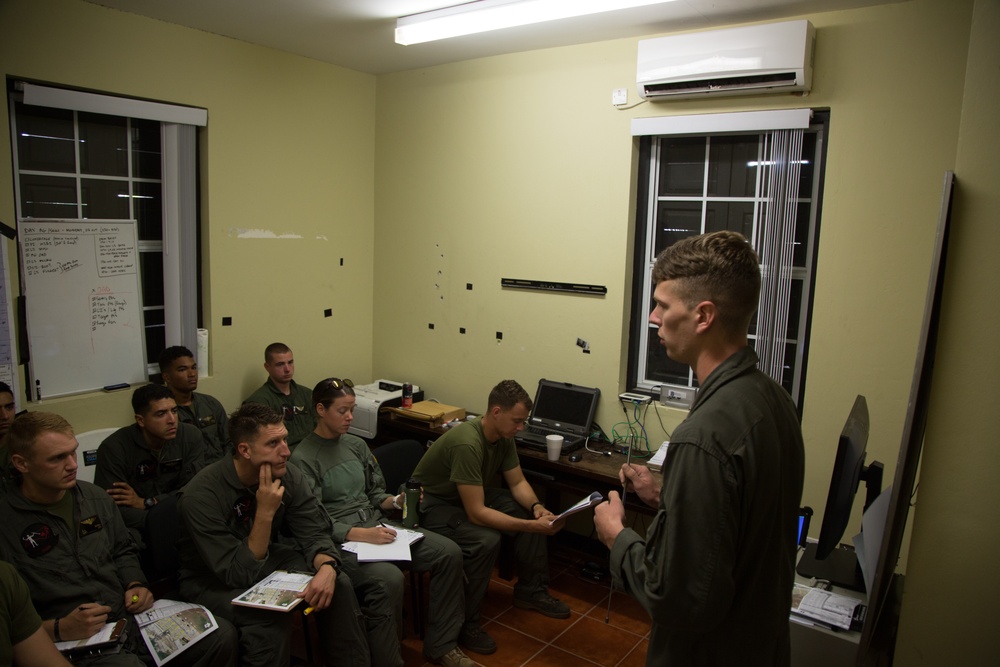 US Marines conduct aerial refueling training in Belize