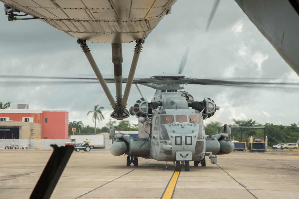US Marines conduct aerial refueling training in Belize