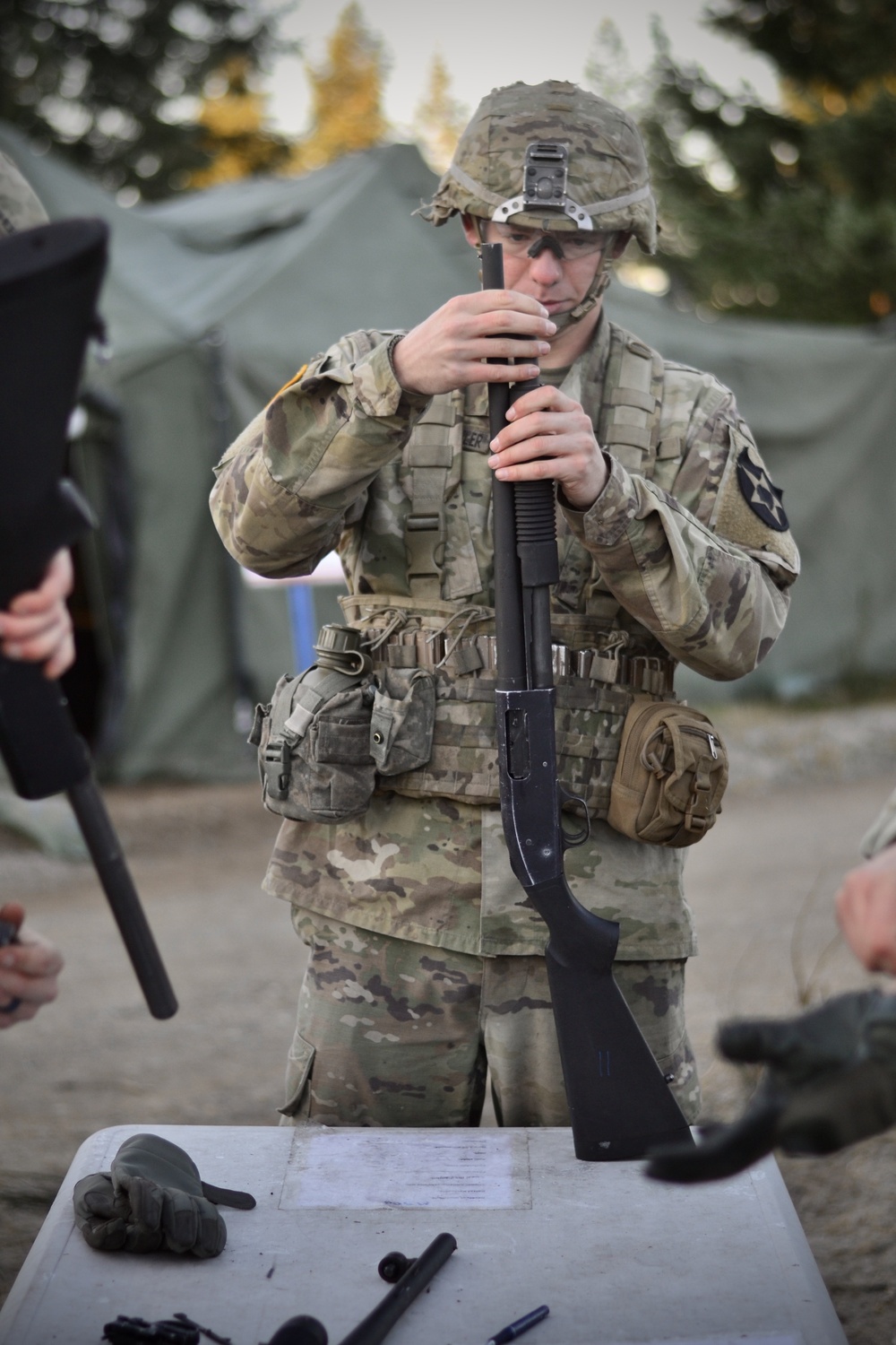 Lancer Soldier assembles shotgun during Expert Soldier and Expert Infantry Badge testing