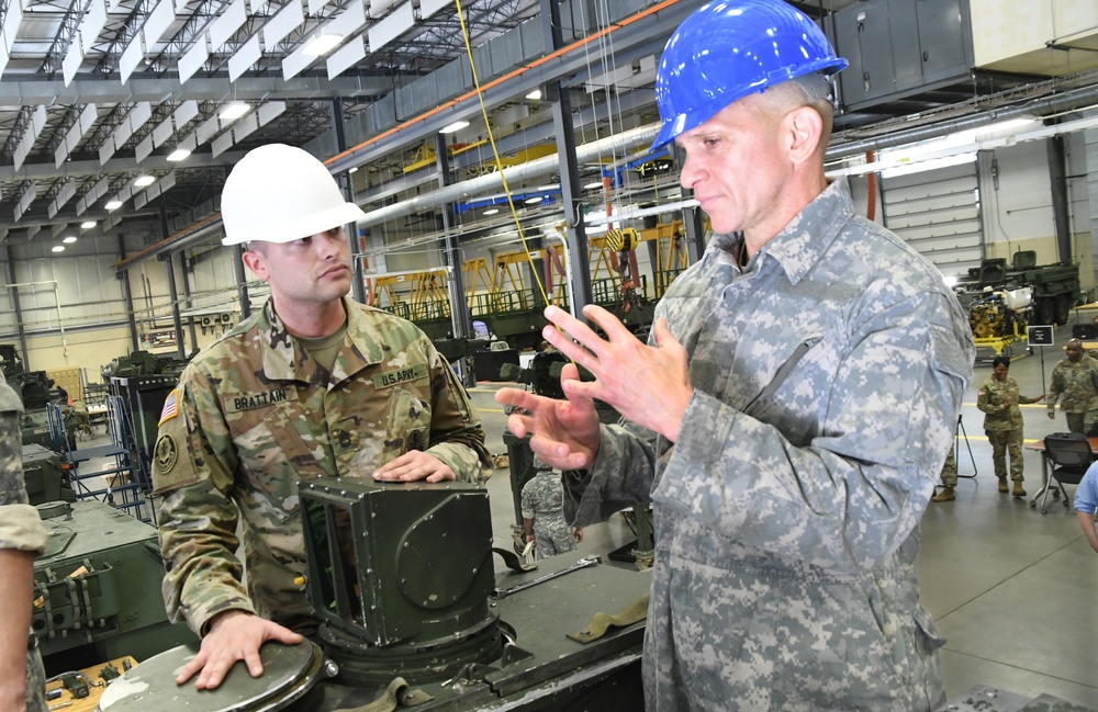 SMA Grinston, Ohio legislator tour Fort Lee training facilities