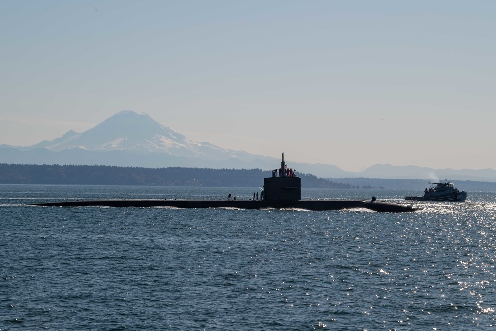USS Olympia Arrives in Bremerton to Begin Decommissioning Process