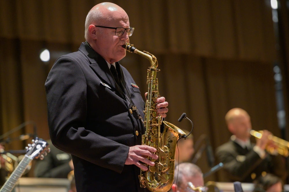 Navy Band Commodores visit Wilmington