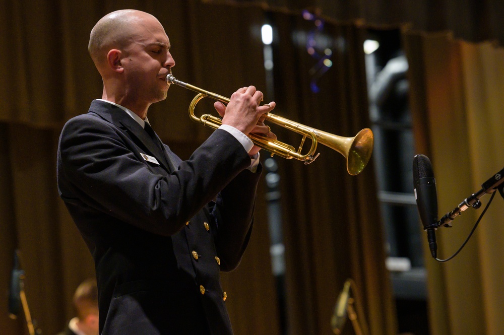 Navy Band Commodores visit Wilmington