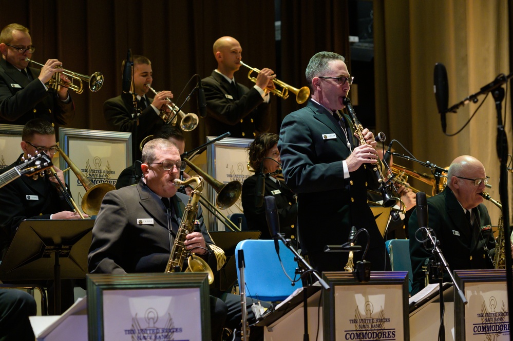 Navy Band Commodores visit Wilmington