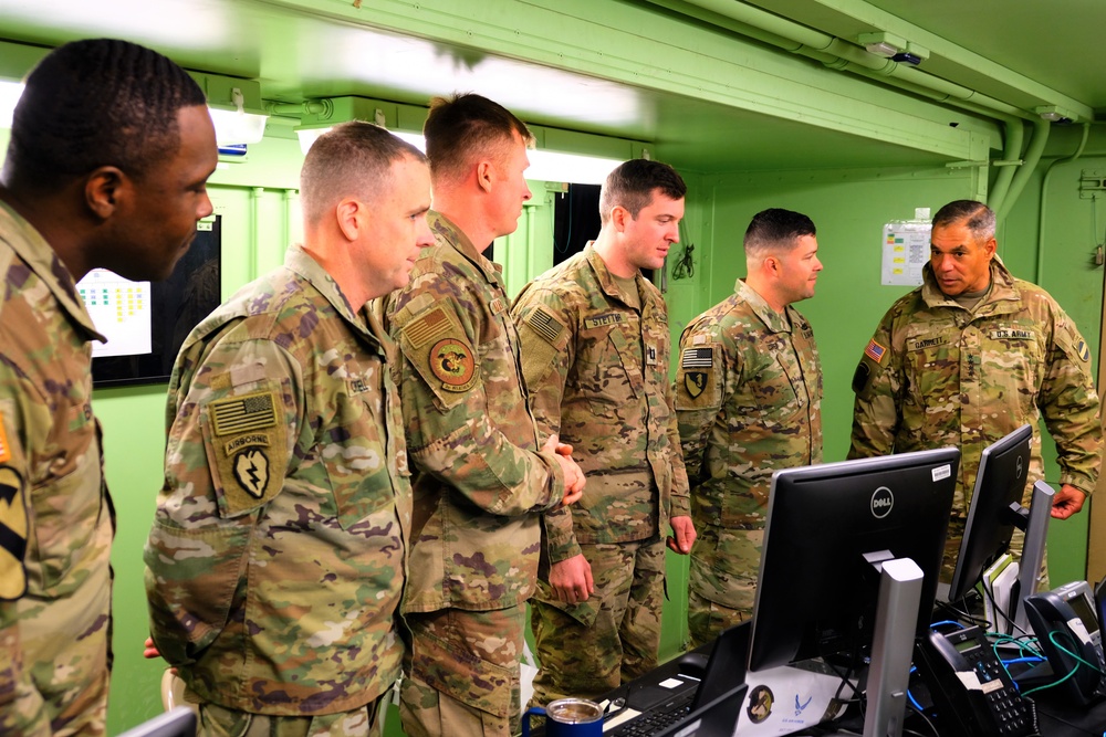 FORSCOM Commander visits 1ID FWD for Dragoon Ready in Germany