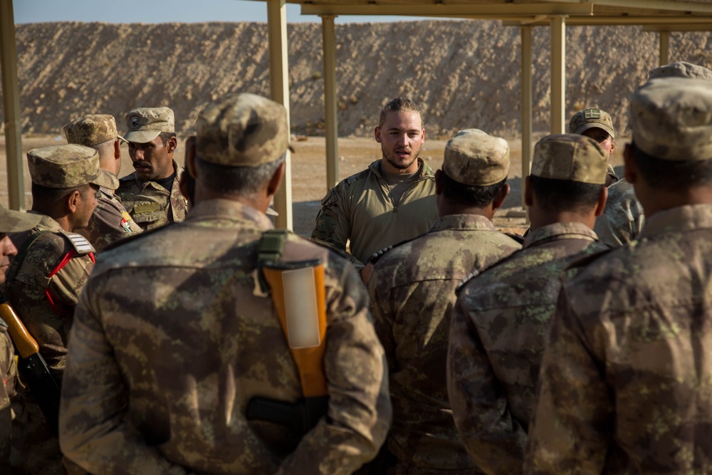 Danish Army Training Iraqi Soldiers