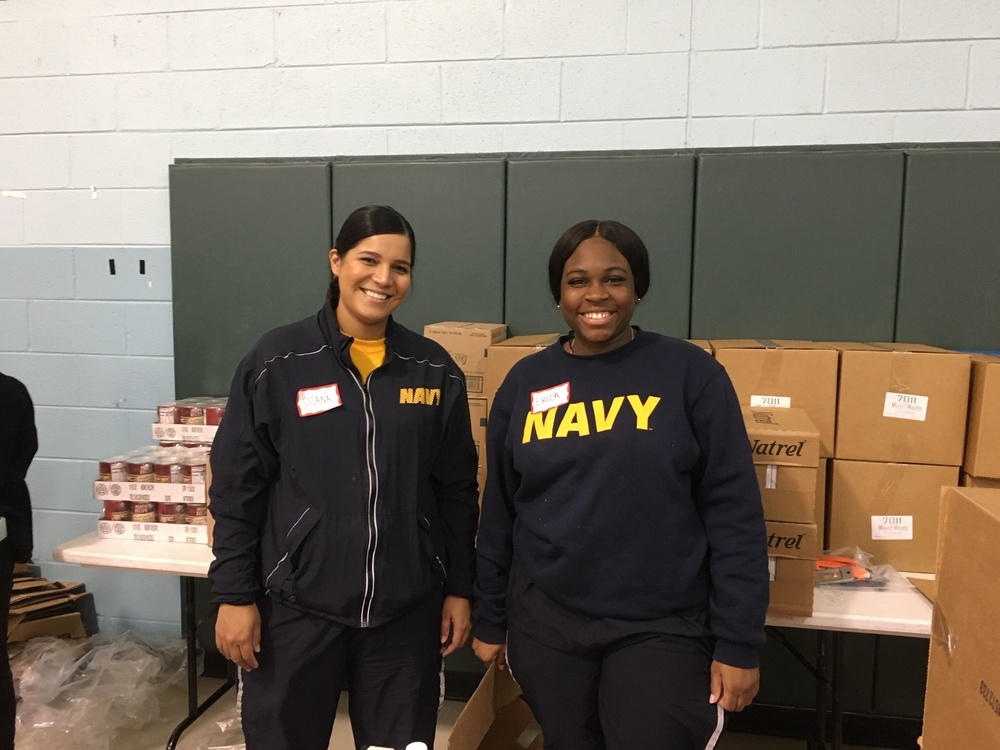 Great Lakes Sailors Volunteer at North Chicago School