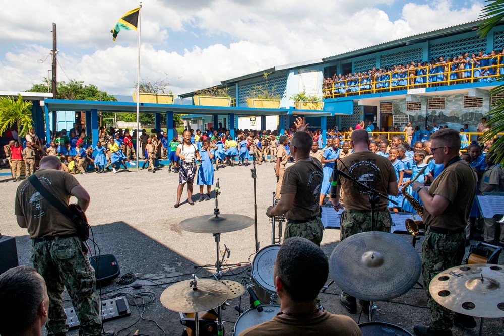 Fleet Forces Band Plays in Jamaica