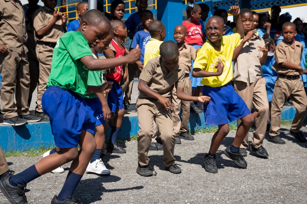 Fleet Forces Band Plays in Jamaica