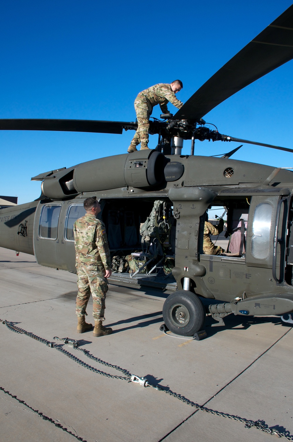 Arizona Army National Guard Citizen-Soldiers Take to the Sky