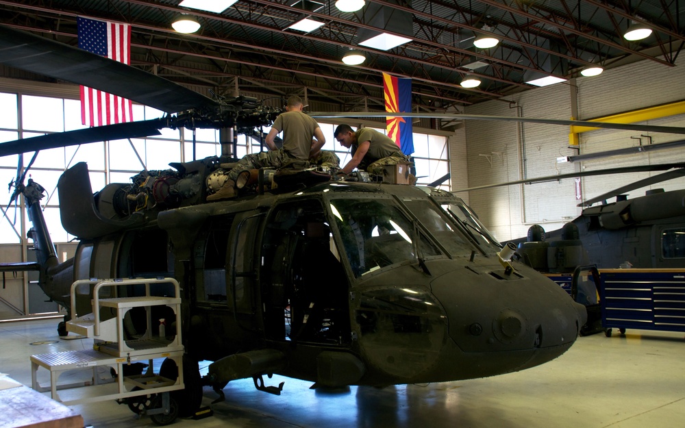 Arizona Army National Guard Citizen-Soldiers Take to the Sky