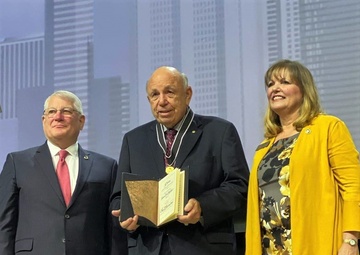 Army Reserve ambassador awarded prestigious medal named after own war hero