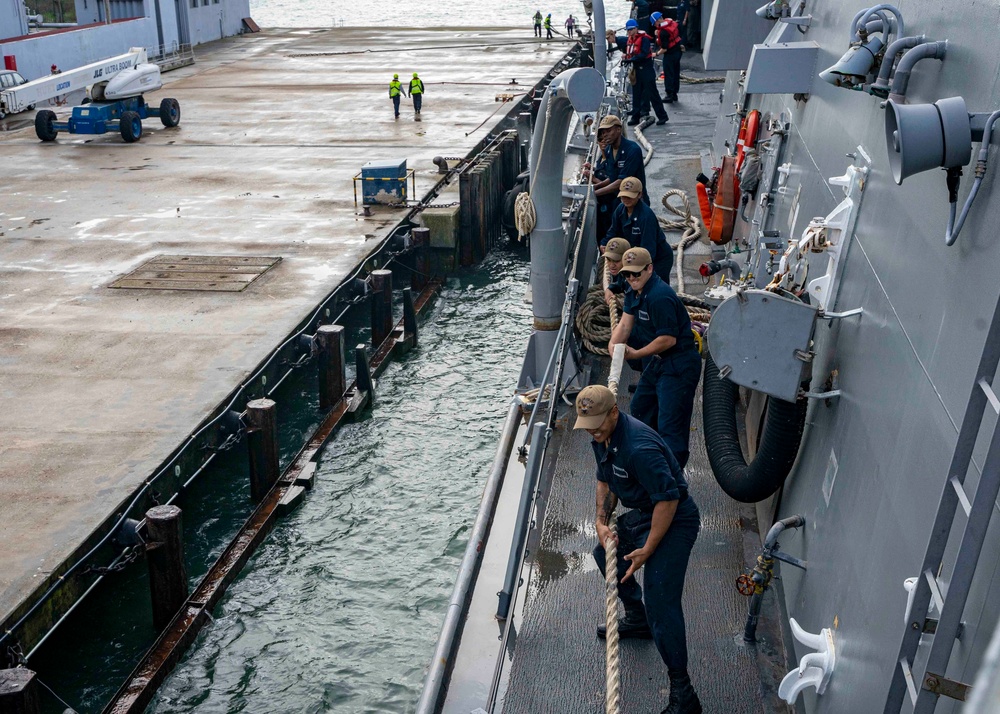 USS Gridley Departs Lisbon