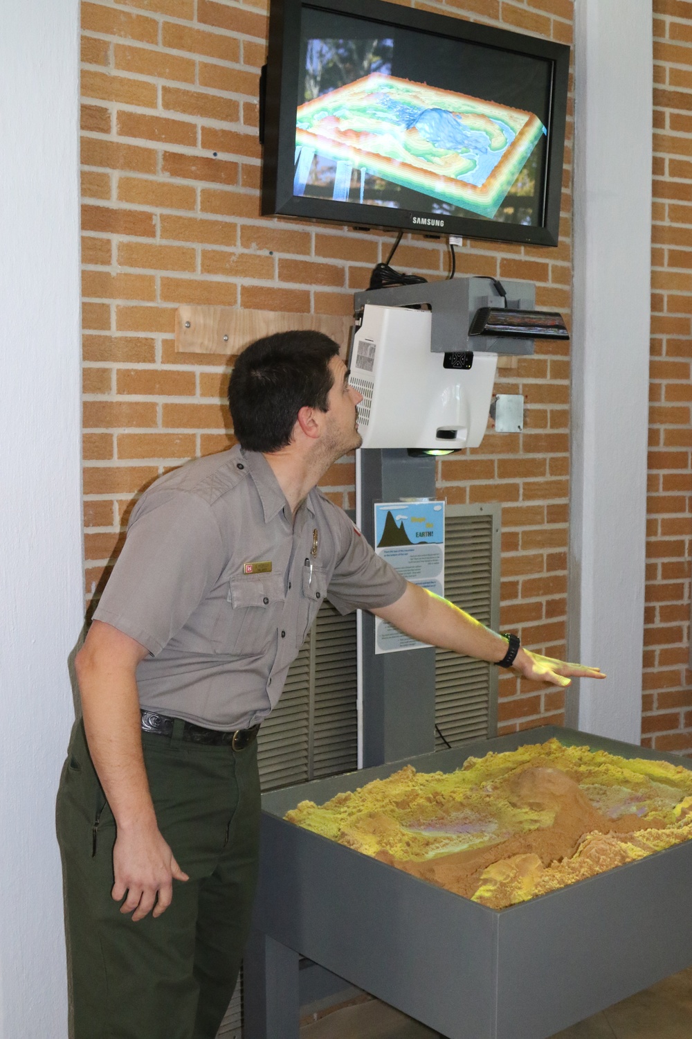 Augmented Reality Sand Table