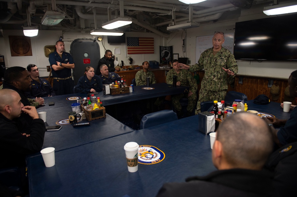 CSG 10 Visits USS Vella Gulf