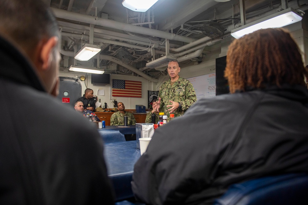 CSG 10 Visits USS Vella Gulf