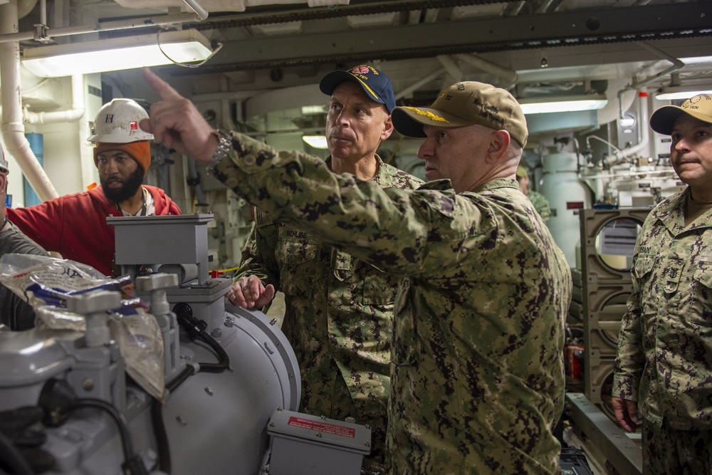 CSG 10 Visits USS Vella Gulf