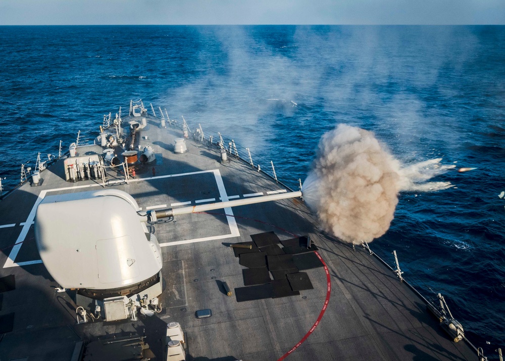 USS John S. McCain (DDG 56) 5-Inch Live-Fire