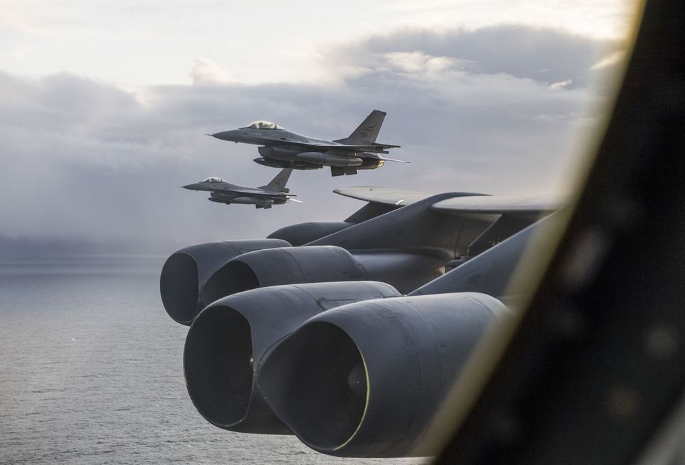 Bomber Task Force 20-1 integrates training with Royal Norwegian Air Force