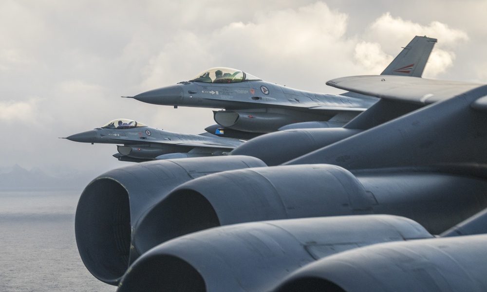 Bomber Task Force 20-1 integrates training with Royal Norwegian Air Force