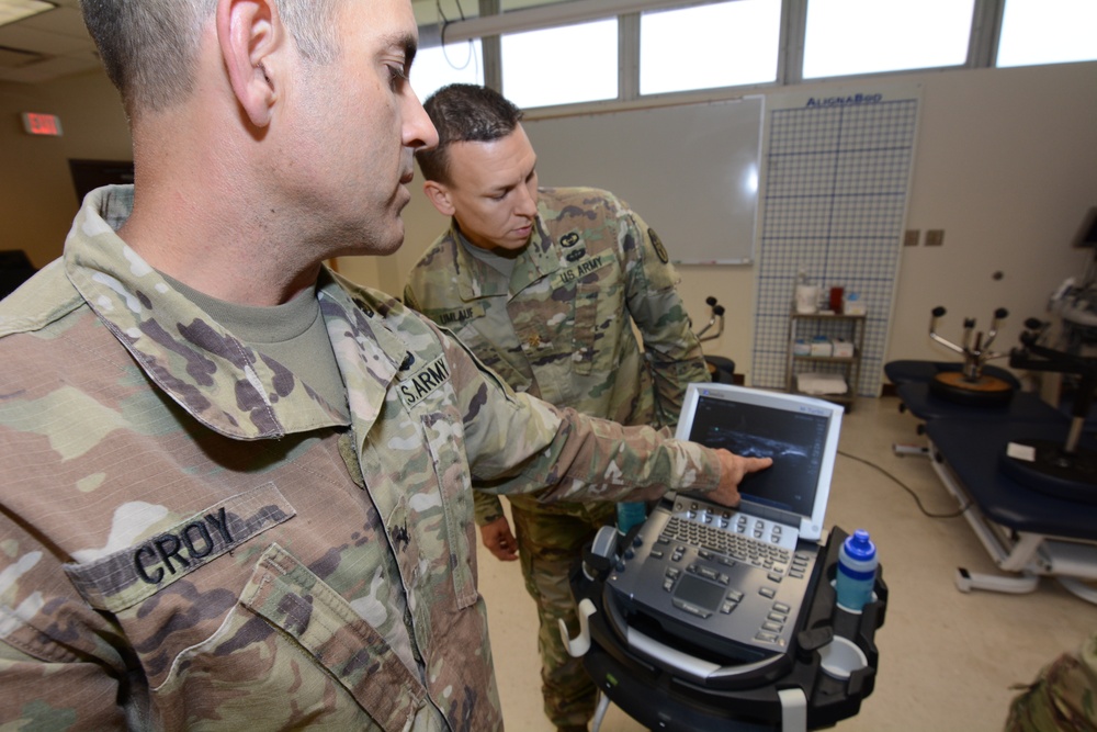 Army Medicine researchers receive $244,500 grant to study, improve training for physical therapists.