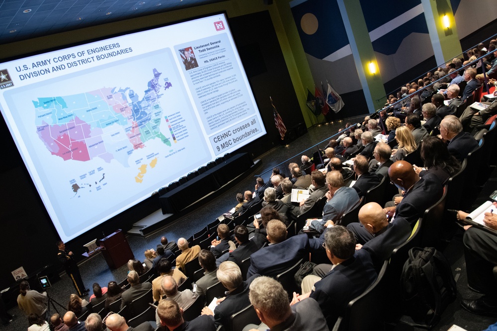 Small Business Forum attracts hundreds for day of networking