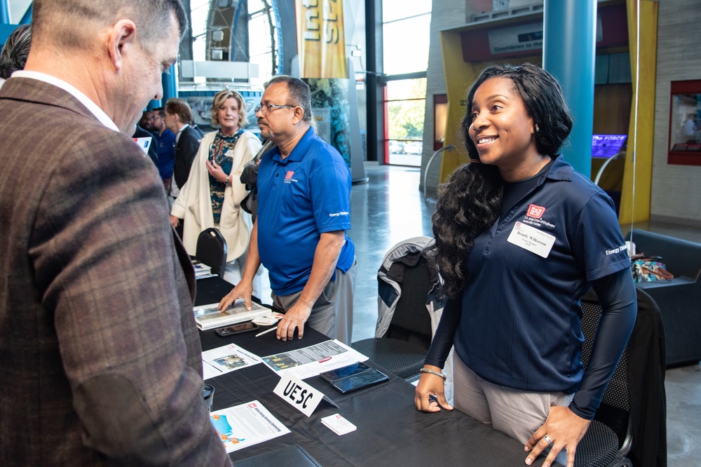 Small Business Forum attracts hundreds for day of networking