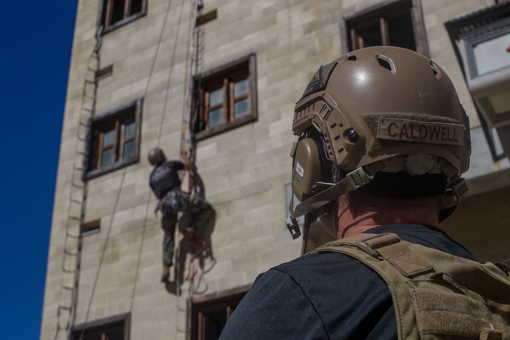 U.S. Marines with 2/4 complete Assault Climber's Course