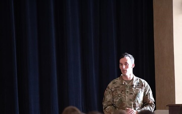 Human Intelligence Collector speaks to students