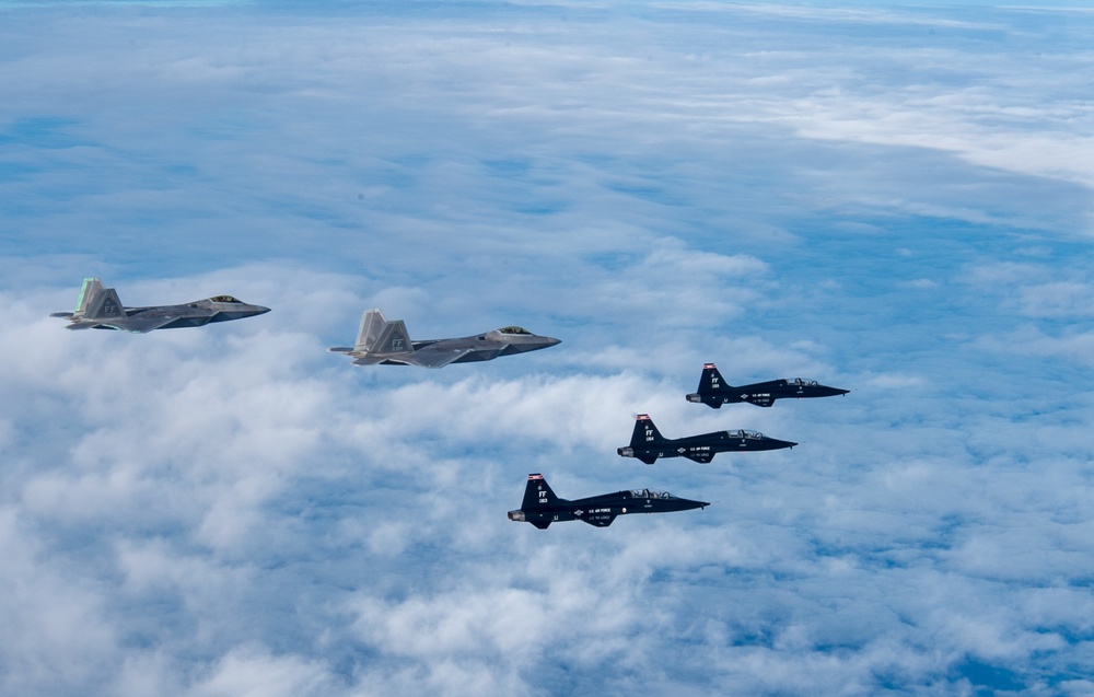 &quot;First to the Fight&quot;: F-22 Raptor and T-38 Talon train over Atlantic