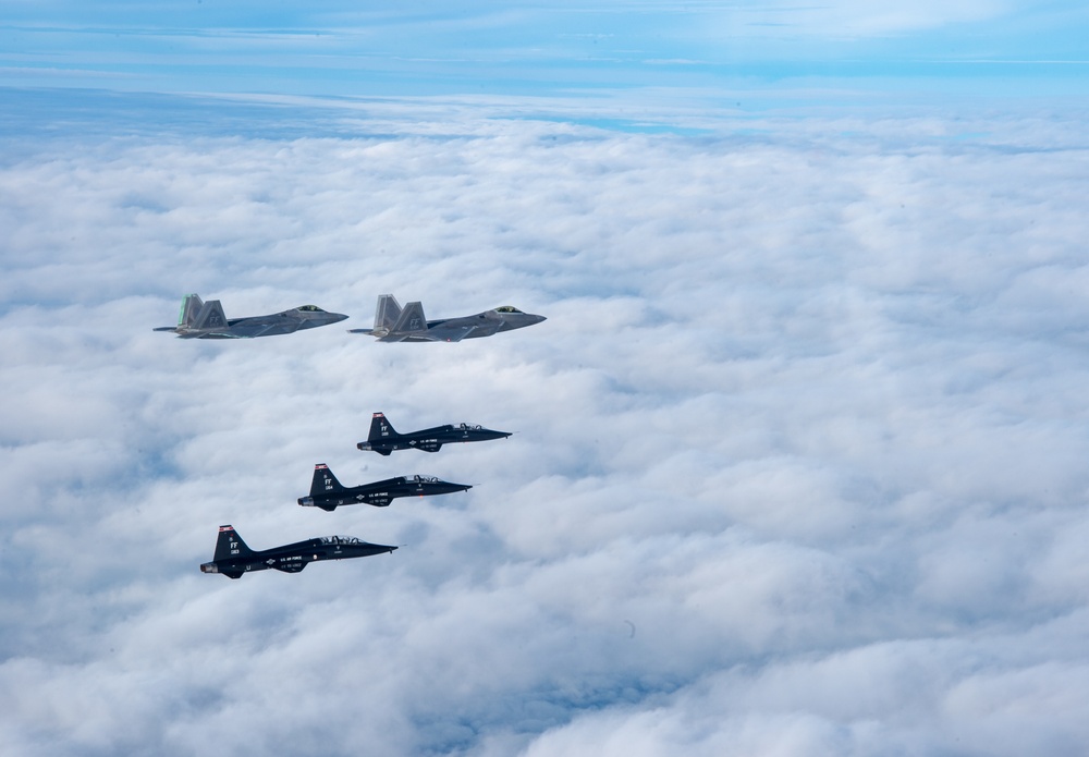 &quot;First to the Fight&quot;: F-22 Raptor and T-38 Talon train over Atlantic