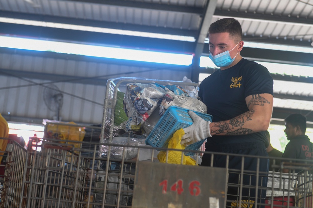 USS Germantown (LSD 42) participates in a community project