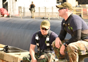TRF Navy Divers, Best Friends Hero Up