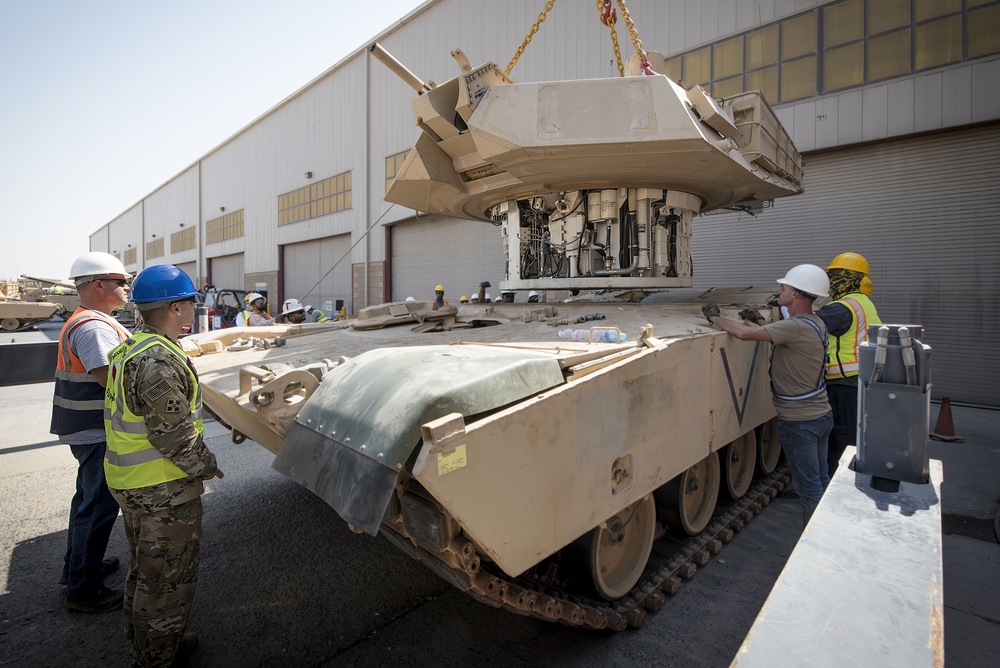 Reattach turret to an Abrams M1A2