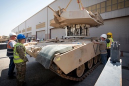 Reattach turret to an Abrams M1A2