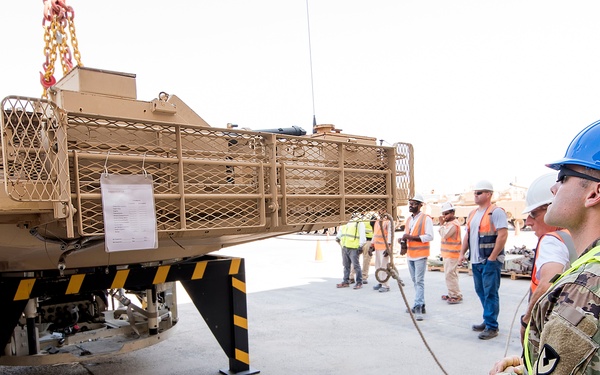 Preparing to lift a 30-ton turret
