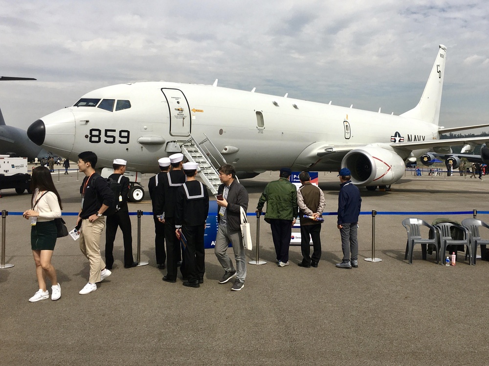 VP-10 Displays the P-8A in Seoul