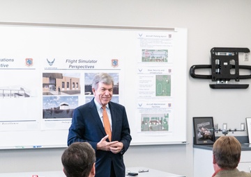 U.S. Senator Roy Blunt visits the 139th Airlift Wing