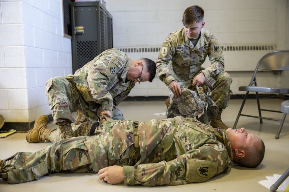 11th Expeditionary Combat Aviation Brigade conducts Combat Lifesaver Course