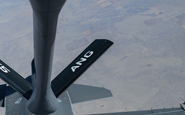 KC-135R refuels f-16 Falcon