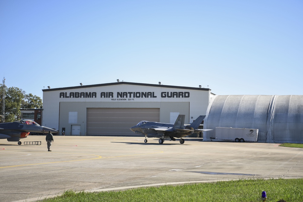 Four F-35's from the 33FW Arrive at Dannelly Field