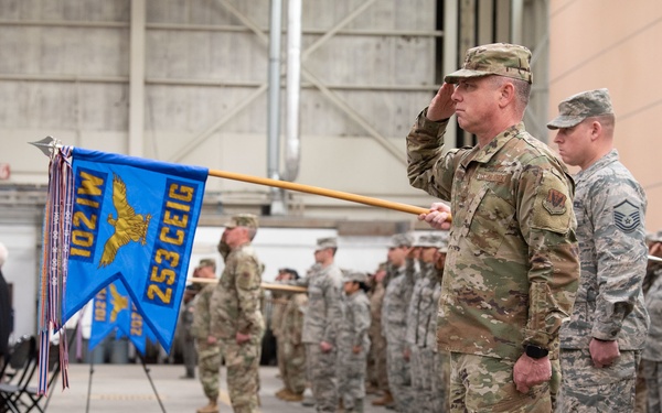 102 IW welcomes new commander