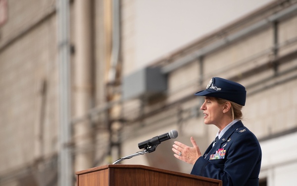 102 IW welcomes new commander