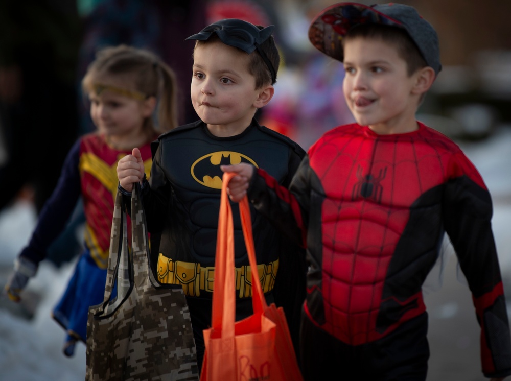 Schriever AFB hosts trick-or-treat, Halloween Parade