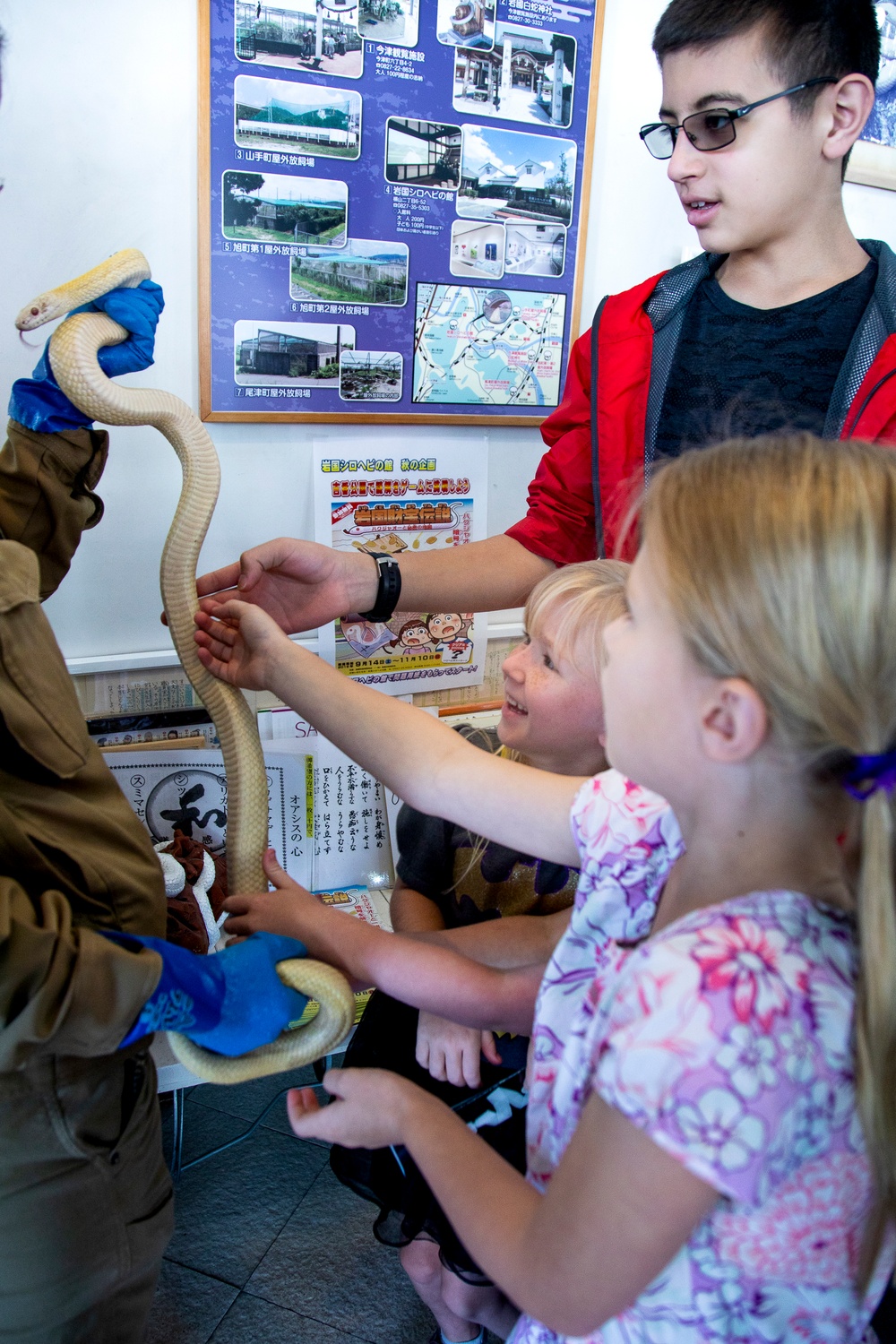 MCAS Iwakuni residents experience Iwakuni Shirohebi Shrine